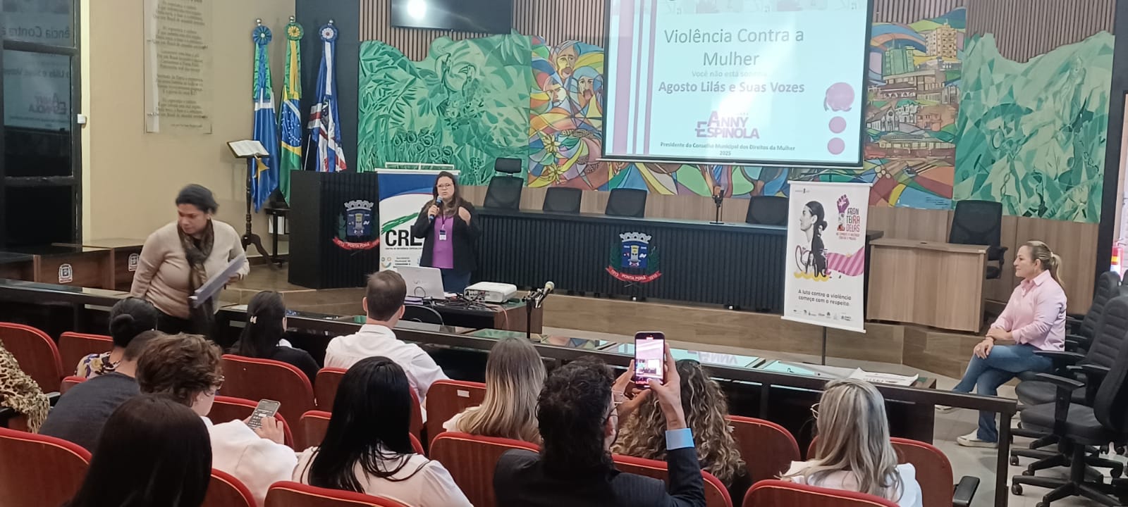 La Municipalidad de Ponta Porã acoge una charla sobre “Agosto Lilás y sus Voces”. La Municipalidad de Ponta Porã acoge una charla sobre “Agosto Lilás y sus Voces”.