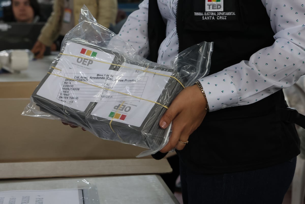 Las últimas encuestas en Bolivia prevalecen una segunda ronda entre dos candidatos presidenciales de la derecha Las últimas encuestas en Bolivia prevalecen una segunda ronda entre dos candidatos presidenciales de la derecha