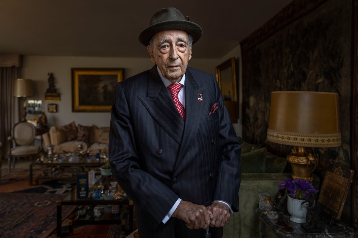 Mariano Fontecilla, el funcionario público chileno de 100 años: «Quiero estar en la ‘fiestonga’ del próximo cambio de mando» Mariano Fontecilla, el funcionario público chileno de 100 años: «Quiero estar en la ‘fiestonga’ del próximo cambio de mando»