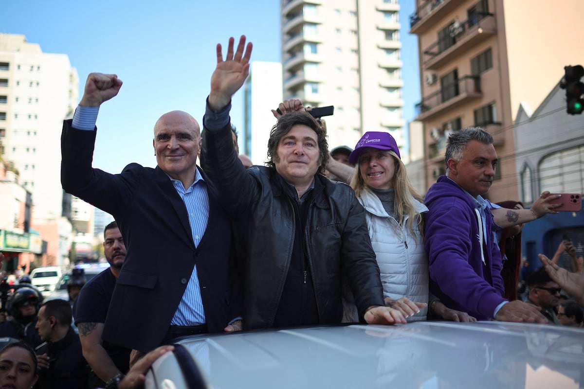 Piedras contra Milei: el gobierno radicaliza la polarización con el kirchnerismo Piedras contra Milei: el gobierno radicaliza la polarización con el kirchnerismo