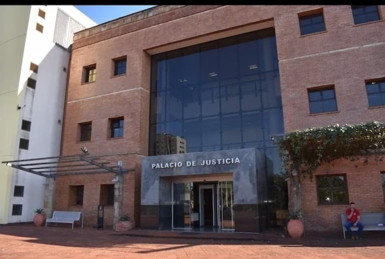 Mujer agredida acusa a la Justicia de parcialidad a favor del agresor.