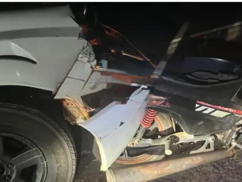 Dos jóvenes resultan lesionados en un accidente vehicular en Cerro Corá. Dos jóvenes resultan lesionados en un accidente vehicular en Cerro Corá.