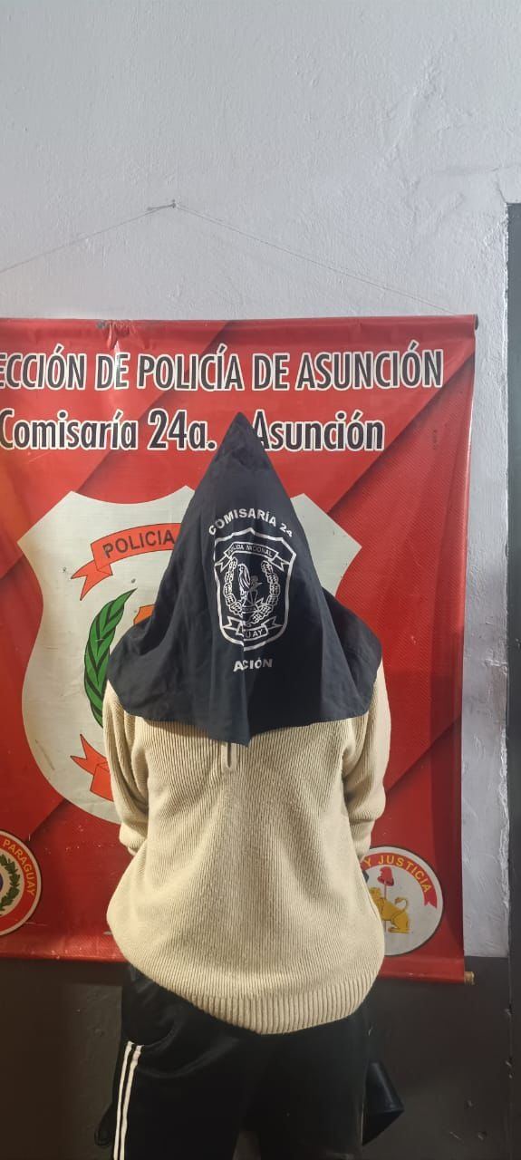 Aprehenden a hombre de 42 años por violencia intrafamiliar. Aprehenden a hombre de 42 años por violencia intrafamiliar.