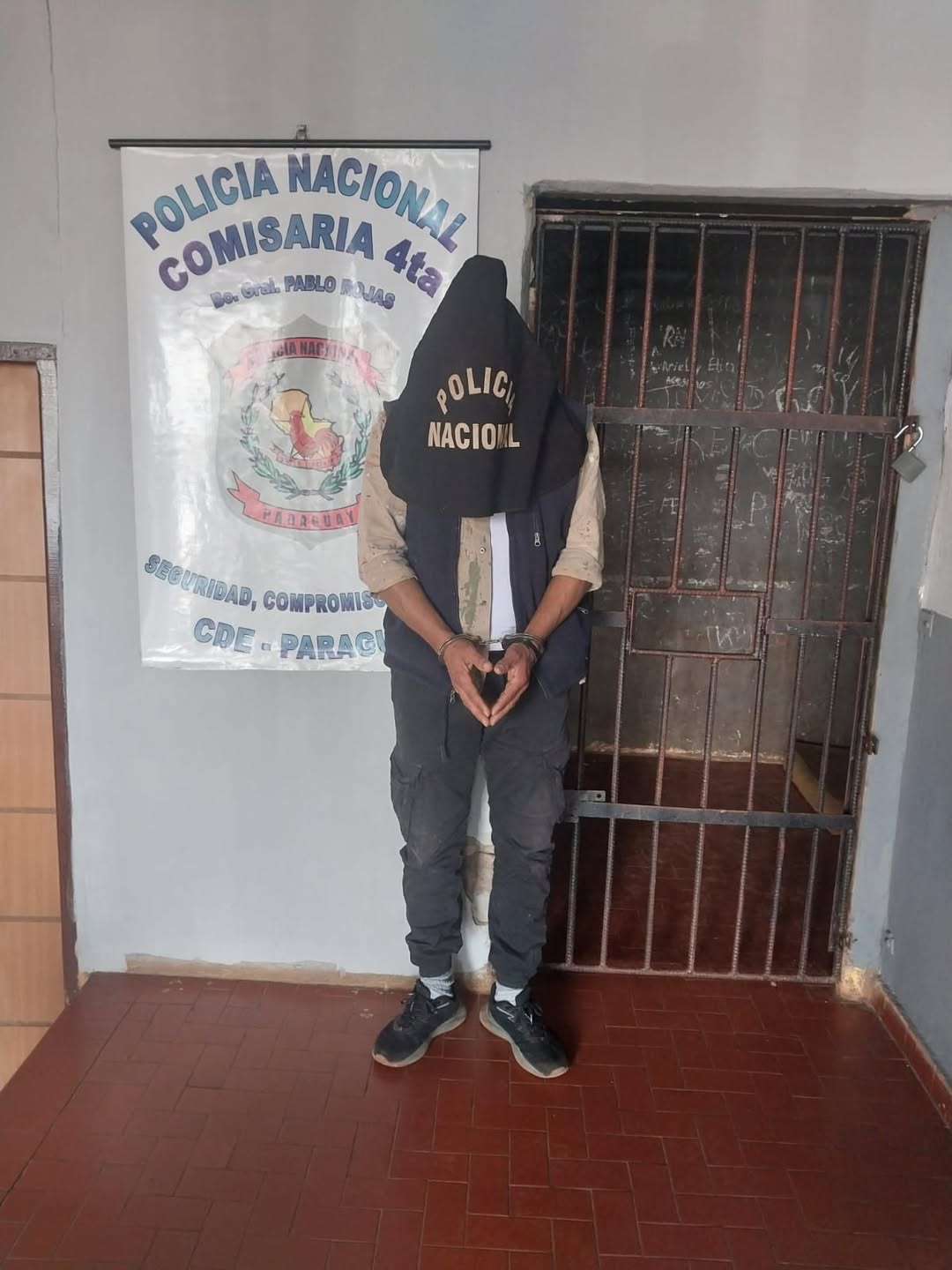 Aprehenden a hombre de 45 años por tentativa de hurto. Aprehenden a hombre de 45 años por tentativa de hurto.