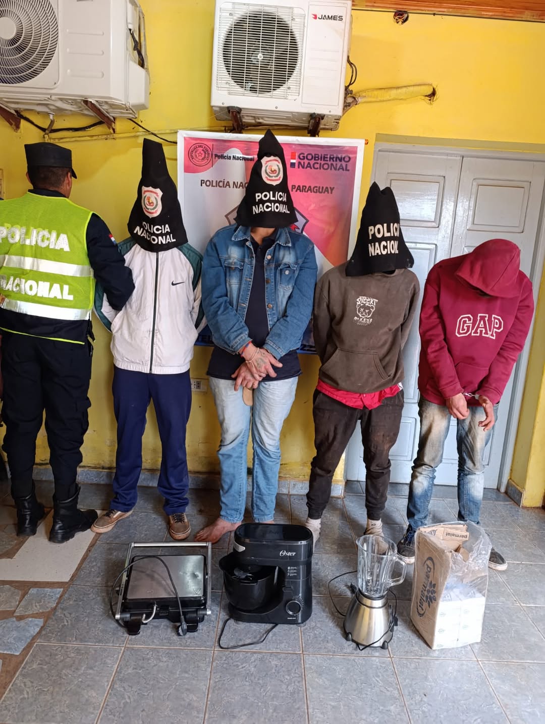 Aprehenden a cuatro por hurto agravado y recuperan objetos.