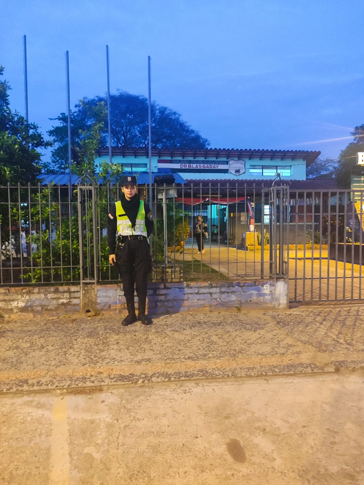 Policía Nacional asegura escuelas: protección activa en el Dpto. Hayes. Policía Nacional asegura escuelas: protección activa en el Dpto. Hayes.