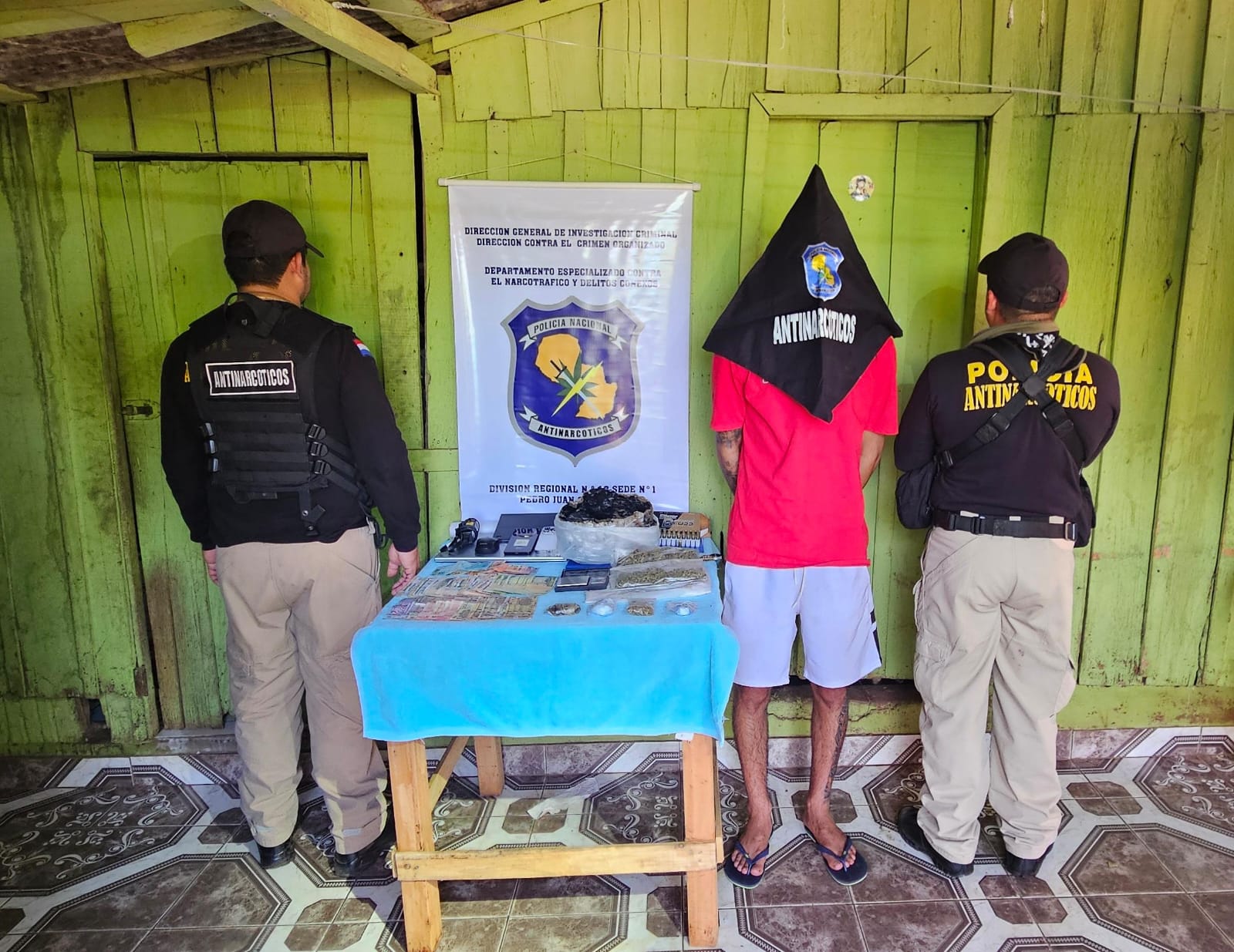 Allanamiento detiene a sospechoso e incauta drogas y evidencia