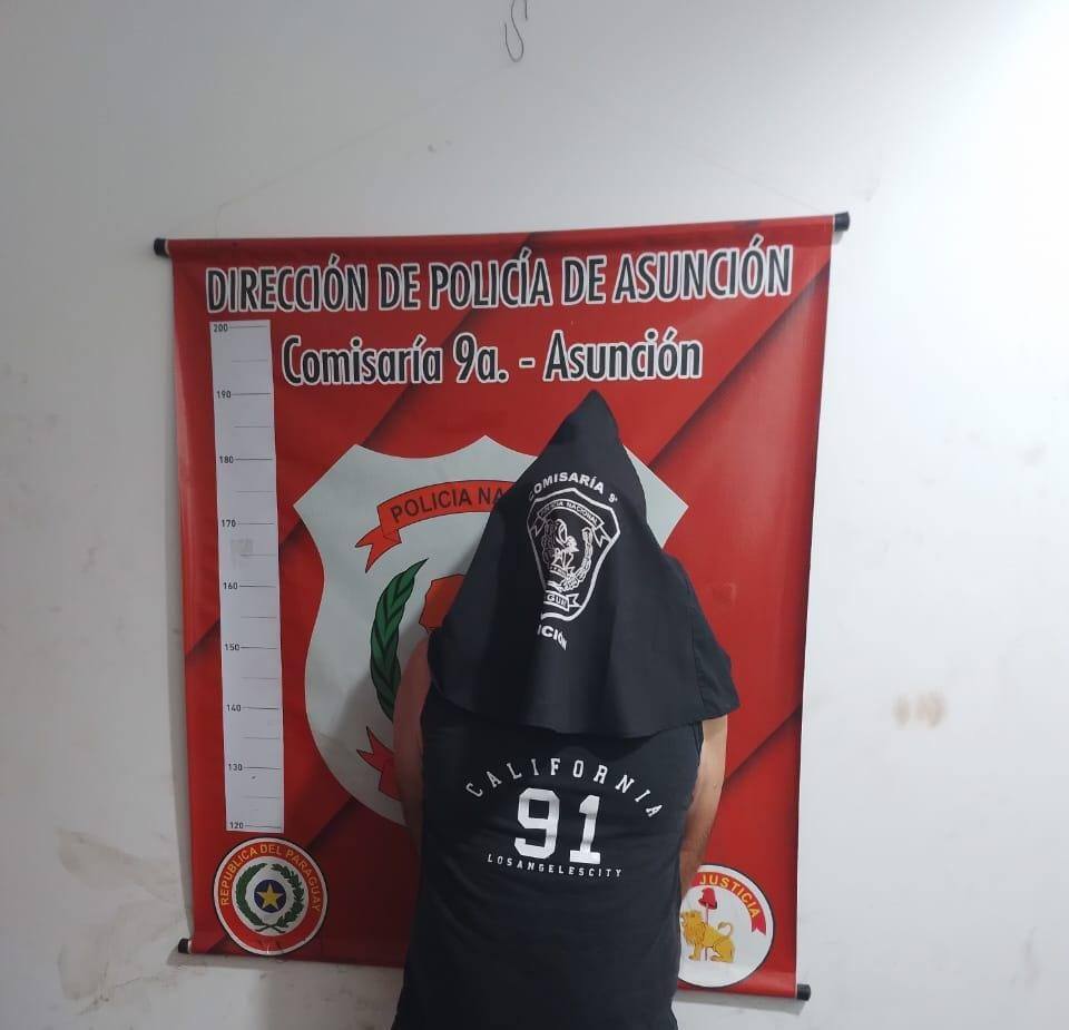 Detenido en Asunción por incumplir arresto domiciliario en patrulla.
