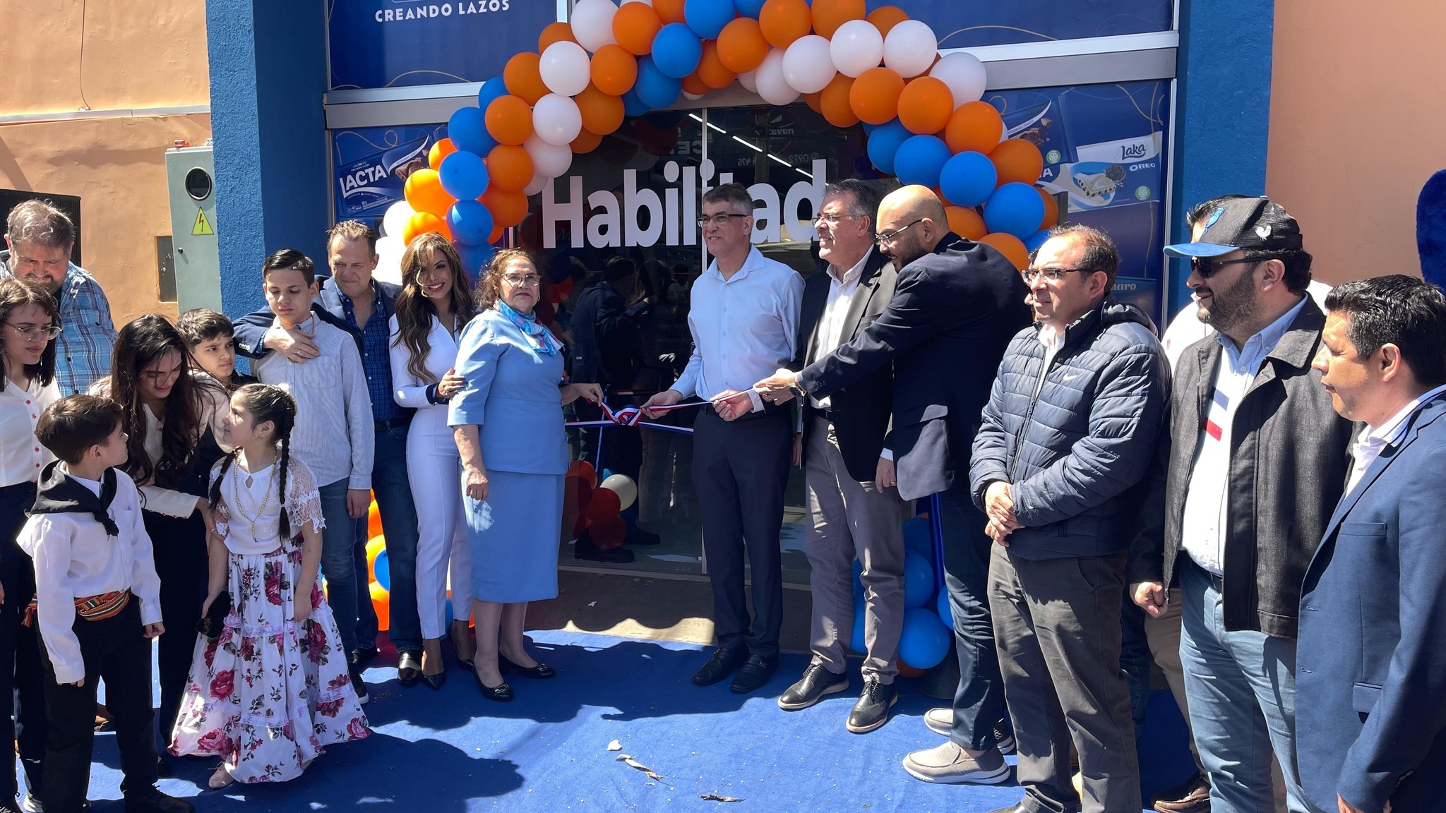 PJC: Inauguración del Supermercado Extra Mayorista con apoyo de líderes locales