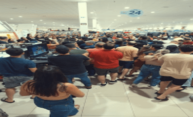 Gran afluencia de turistas en el primer día del Black Friday en la frontera.