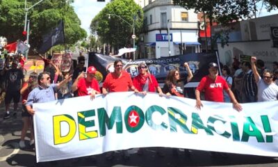 Carlos Bernardo se une a una manifestación en Campo Grande en contra de la amnistía y la ‘PEC de la Blindaje’.