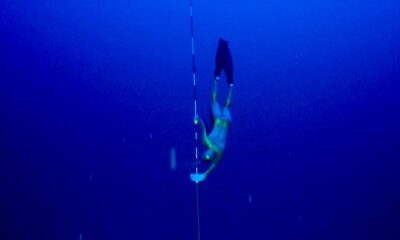 Descargue 126 metros solo con Fins: World Apnea Record para el Molchanov ruso | Videos