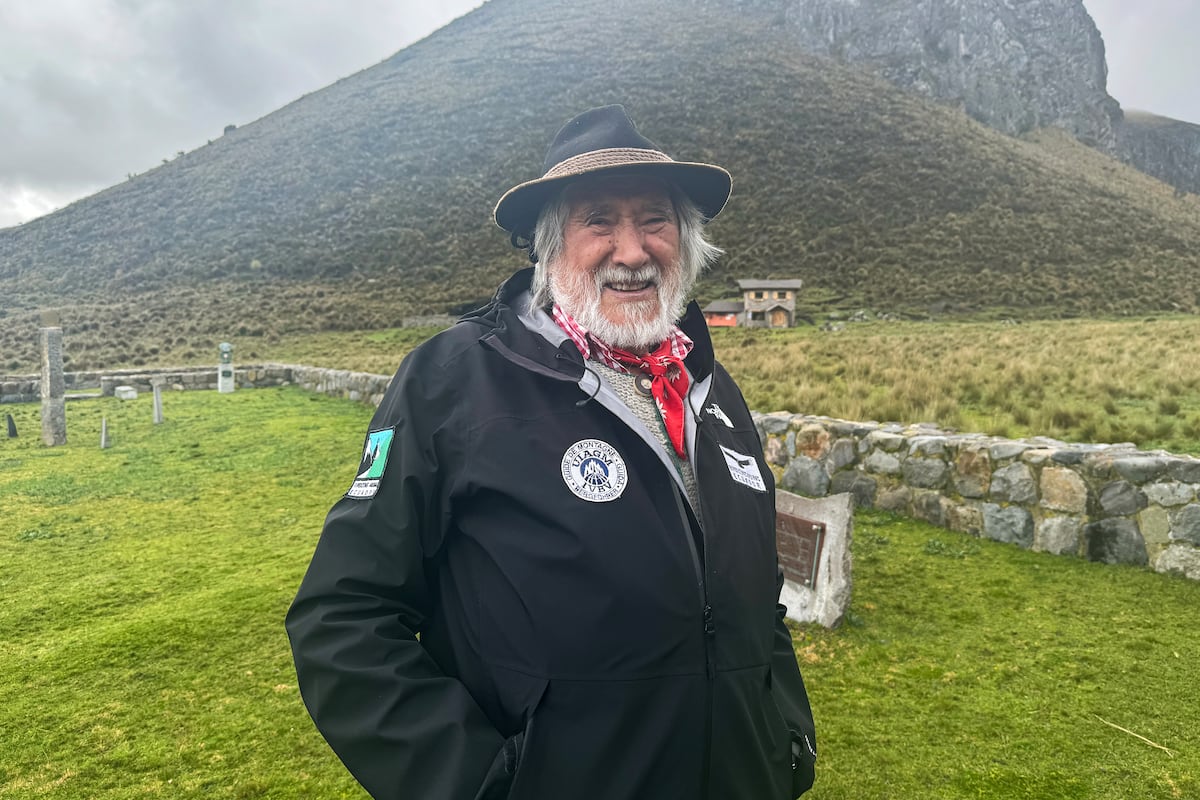 El ecuatoriano que ha subido mil veces hasta el punto más cerca del sol: «La montaña no está conquistada, solo nos permite estar allí» | América Futura