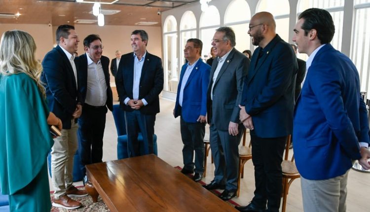 Gobierno de MS resalta colaboración con Paraguay para crear empleo y fomentar el desarrollo de la zona fronteriza. Gobierno de MS resalta colaboración con Paraguay para crear empleo y fomentar el desarrollo de la zona fronteriza.