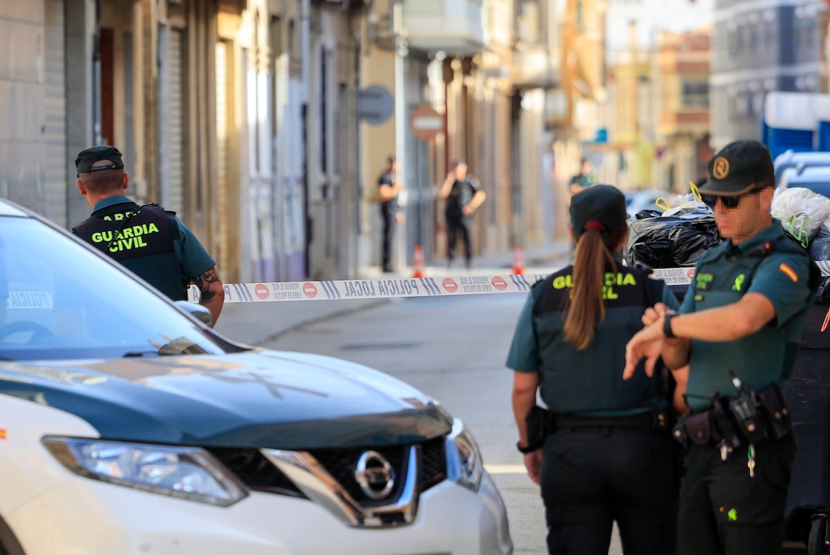 La policía continúa la búsqueda del sospechoso que le disparó a su vecino en Alfafar | España La policía continúa la búsqueda del sospechoso que le disparó a su vecino en Alfafar | España