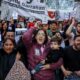 Maestros, médicos y estudiantes enfrentan los vetos de Milei con huelgas y marchas