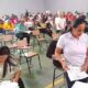 Educadores llevan a cabo evaluación con rigurosa supervisión.