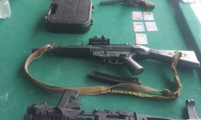 Descubren armas y municiones en un operativo en un parqueo de vehículos en Pedro Juan Caballero.