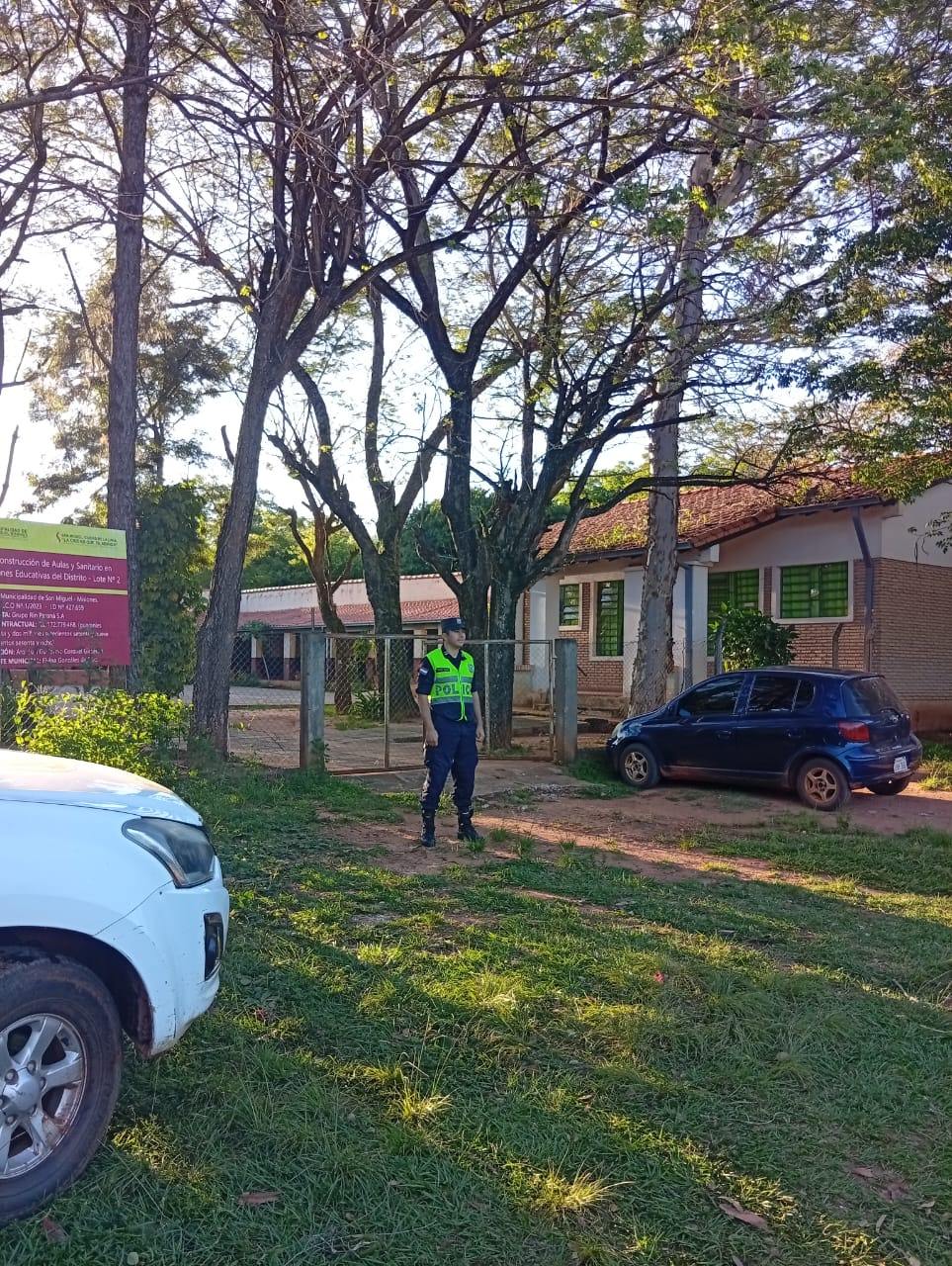 🚨🚔 #𝗘𝘀𝗰𝘂𝗲𝗹𝗮 𝗦𝗲𝗴𝘂𝗿𝗮 | Seguridad Escolar en Misiones con Policía Nacional 🚨🚔 #𝗘𝘀𝗰𝘂𝗲𝗹𝗮 𝗦𝗲𝗴𝘂𝗿𝗮 | Seguridad Escolar en Misiones con Policía Nacional