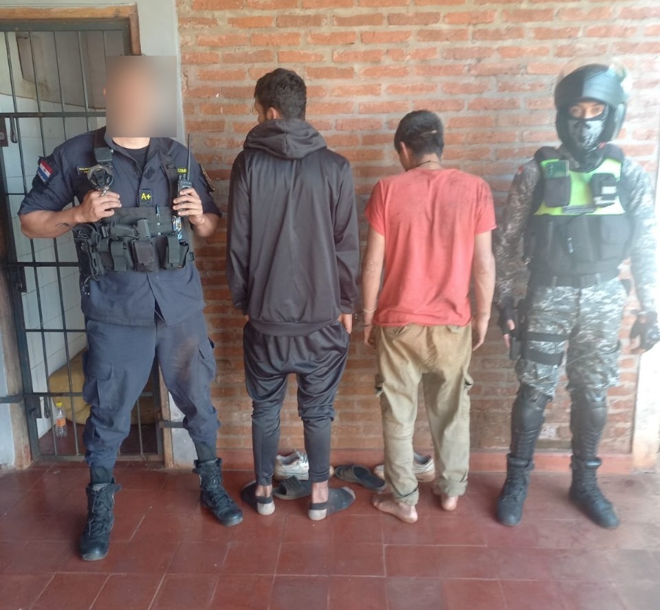 Itapúa: Capturan a dos por robo agravado y armas blancas Itapúa: Capturan a dos por robo agravado y armas blancas