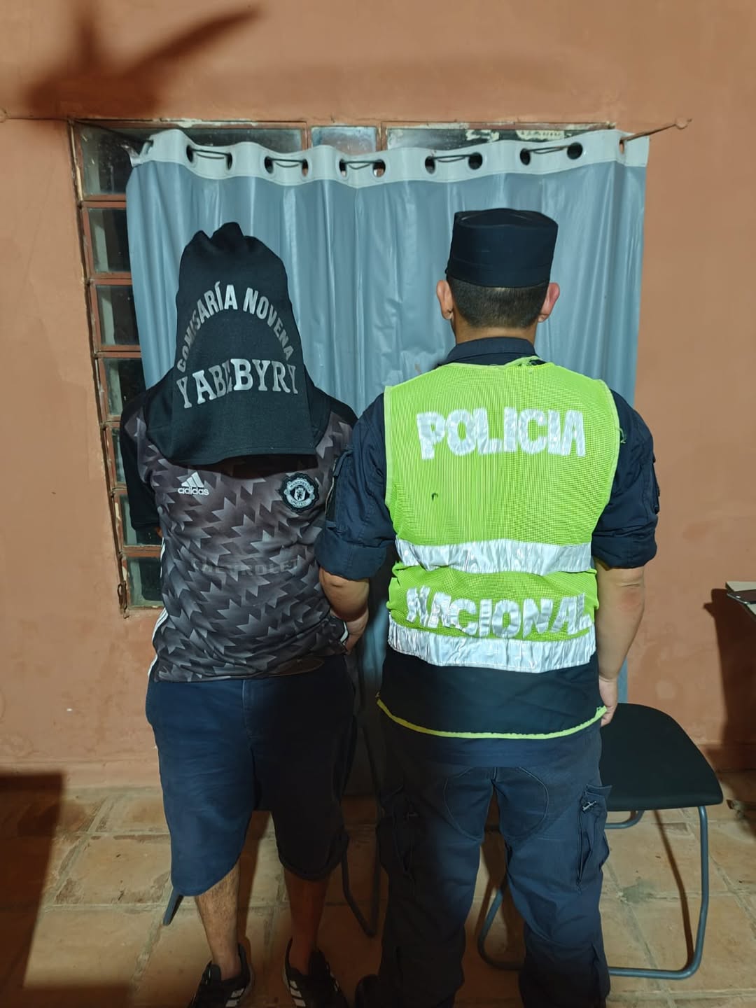 Detuvo la policía a hombre por peligroso comportamiento vial.
