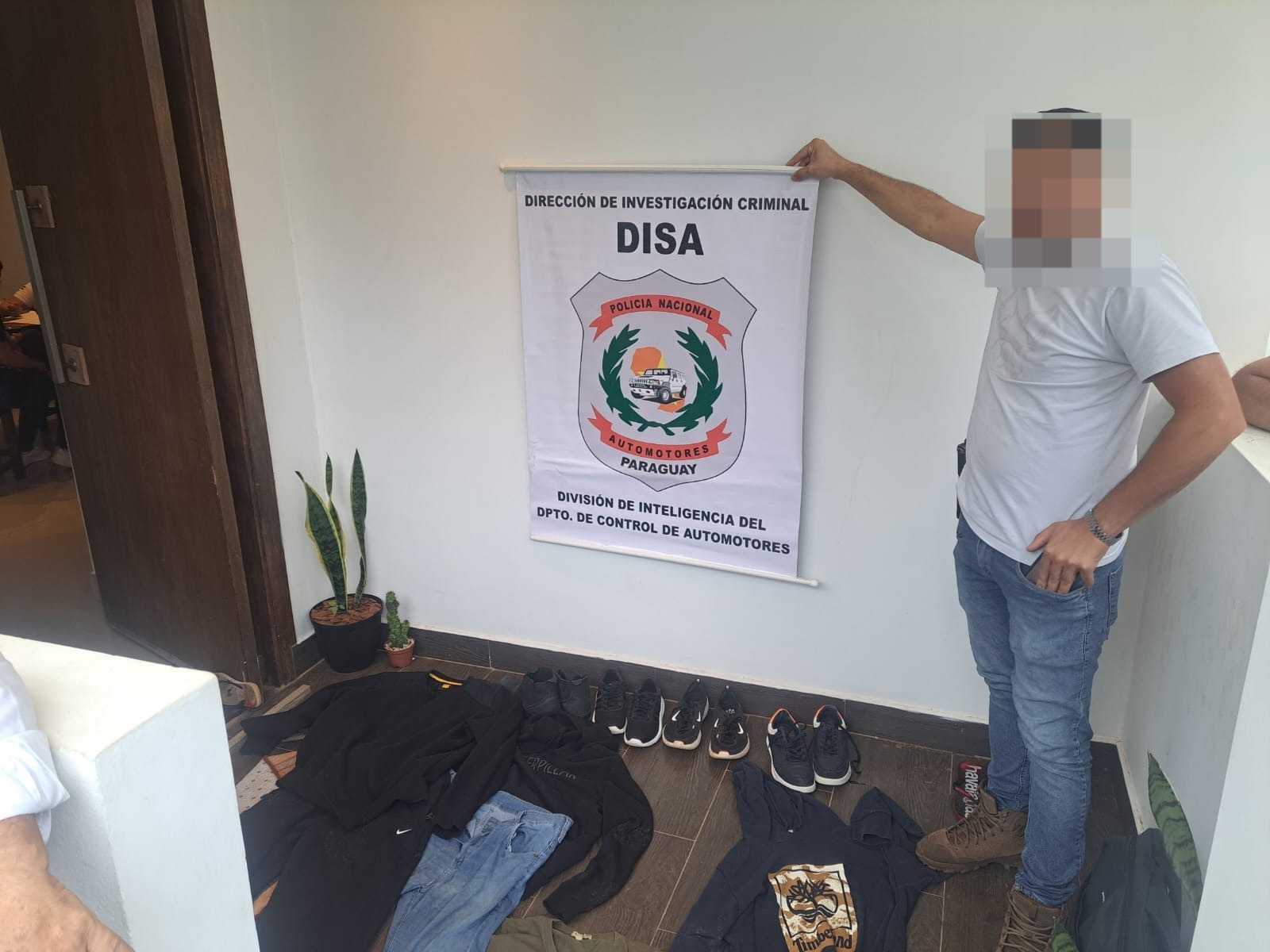 Allanamiento en Luque: Hombre Aprehendido y Bienes Incautados Allanamiento en Luque: Hombre Aprehendido y Bienes Incautados