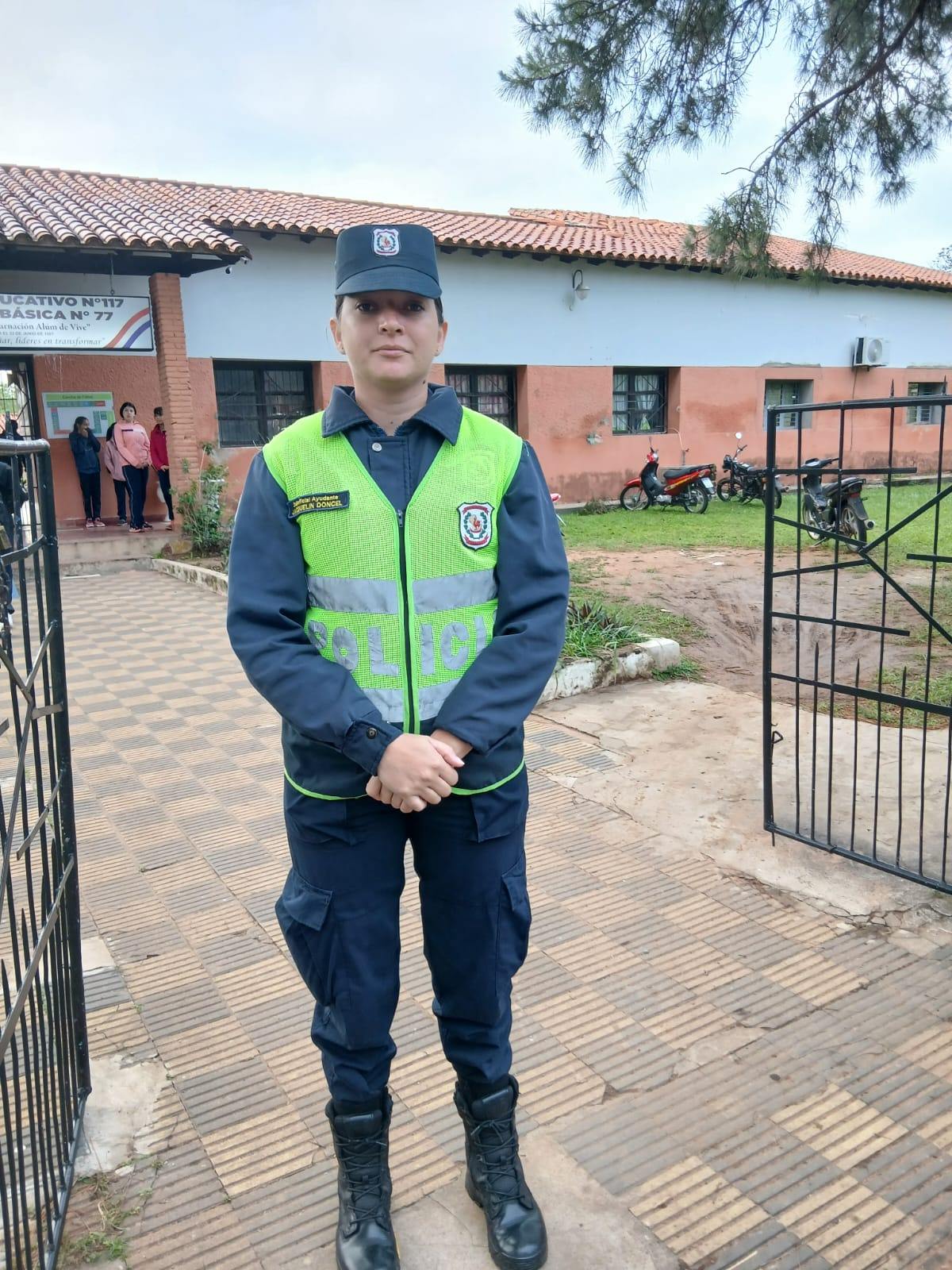 Escuela Segura: Policía Nacional Protege Estudiantes en Paraguarí