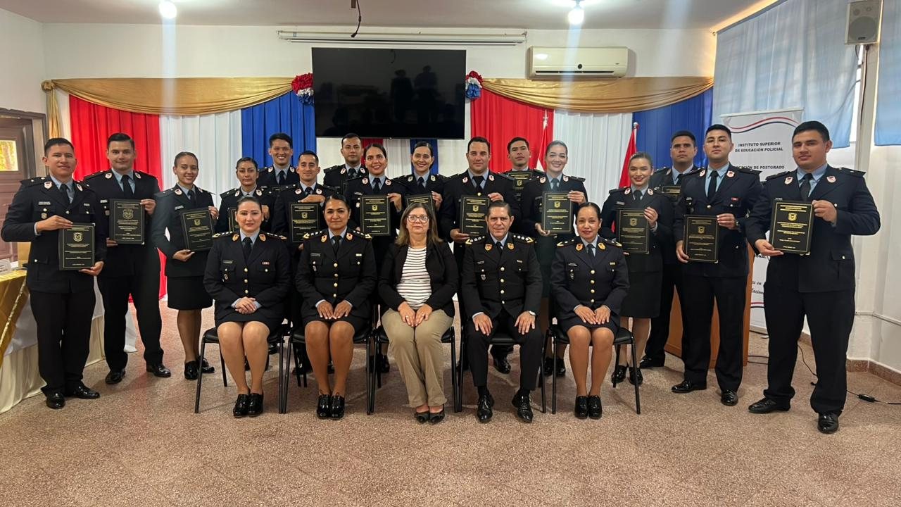 Defensa de Monografía: Compromiso y Orgullo en ISEPOL Paraguay