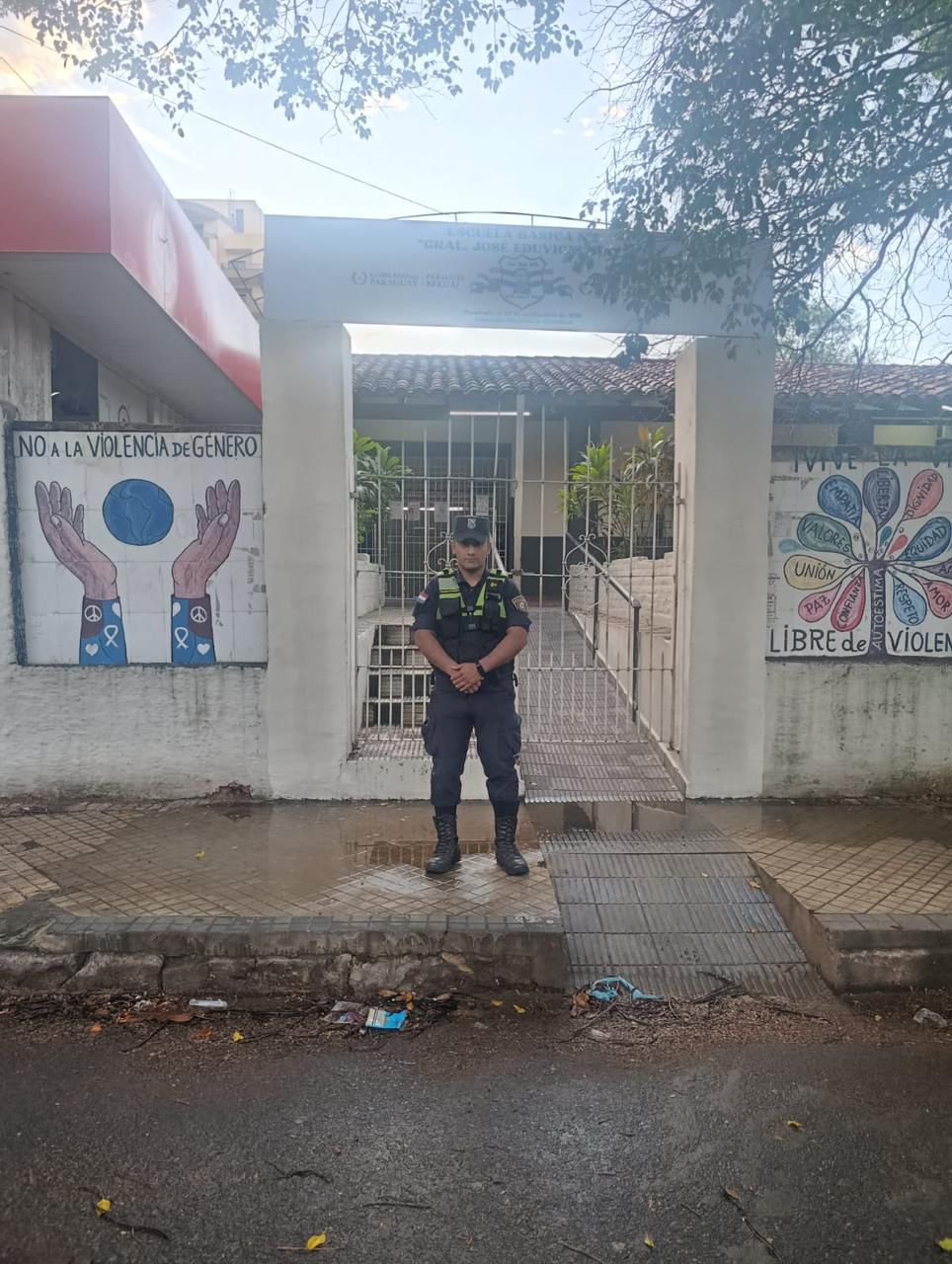 Cobertura policial garantiza seguridad en instituciones educativas de Asunción