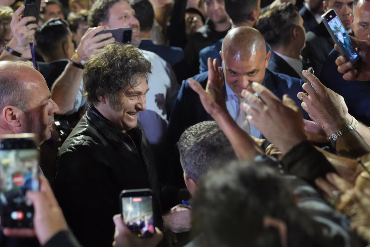 El milismo celebra en las calles la victoria en las legislativas: “El populismo nunca más”