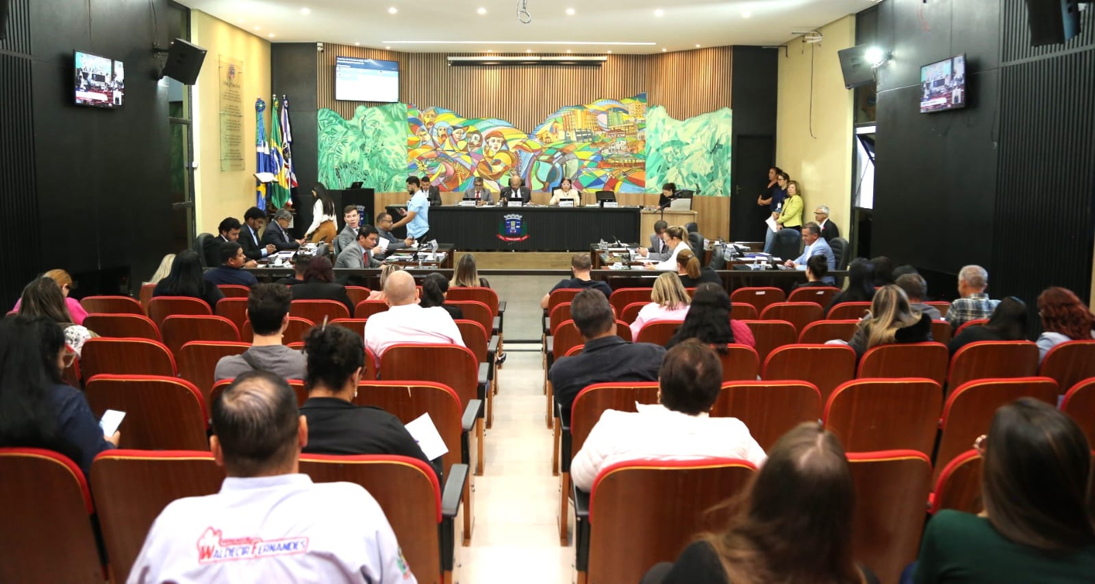 La Cámara Municipal llevó a cabo dos sesiones este martes. La Cámara Municipal llevó a cabo dos sesiones este martes.