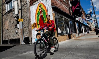 Los latinos buscan autenticidad contra el ruido digital