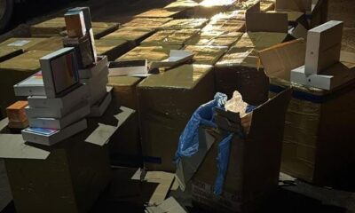 PRF intercepta carga de eletrônicos avaliada em R$ 22 milhões oculta em caminhão de materiais recicláveis.