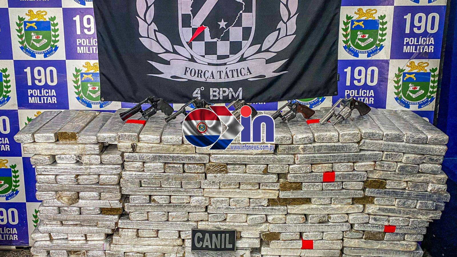 Policía Militar incauta aproximadamente 500 kilos de marihuana y armas en Ponta Porã. Policía Militar incauta aproximadamente 500 kilos de marihuana y armas en Ponta Porã.