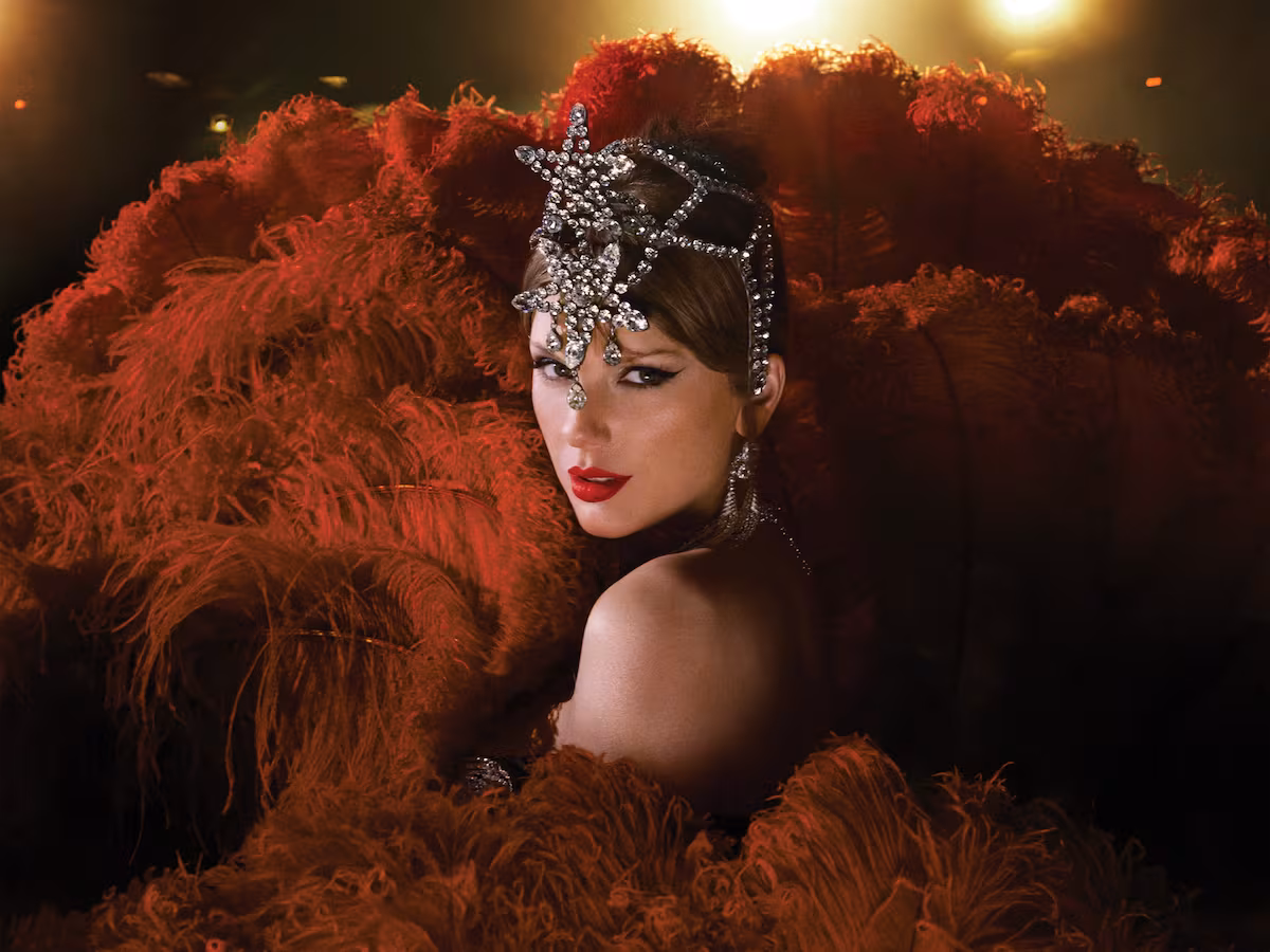 Taylor Swift lanza su nuevo álbum ‘The Life of a Showgirl’, filtrado un día antes, donde descubre su cabarete interno más enredado | Cultura