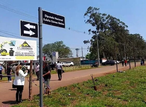 Inauguran una calle dedicada a Lalo Gomes en Pedro Juan Caballero.