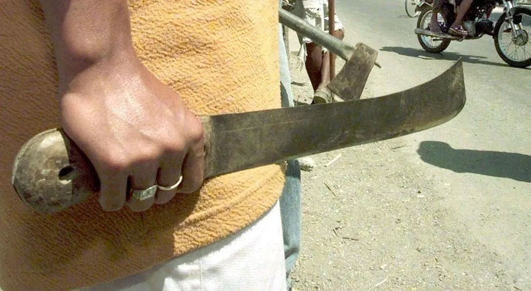 Conflicto entre vecinos que disfrutaban de bebidas termina con un herido por machete en Cerro Corá.