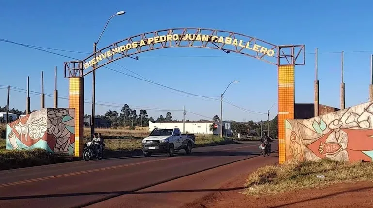 Intendente alerta sobre corrupción y falta de acción de la policía.