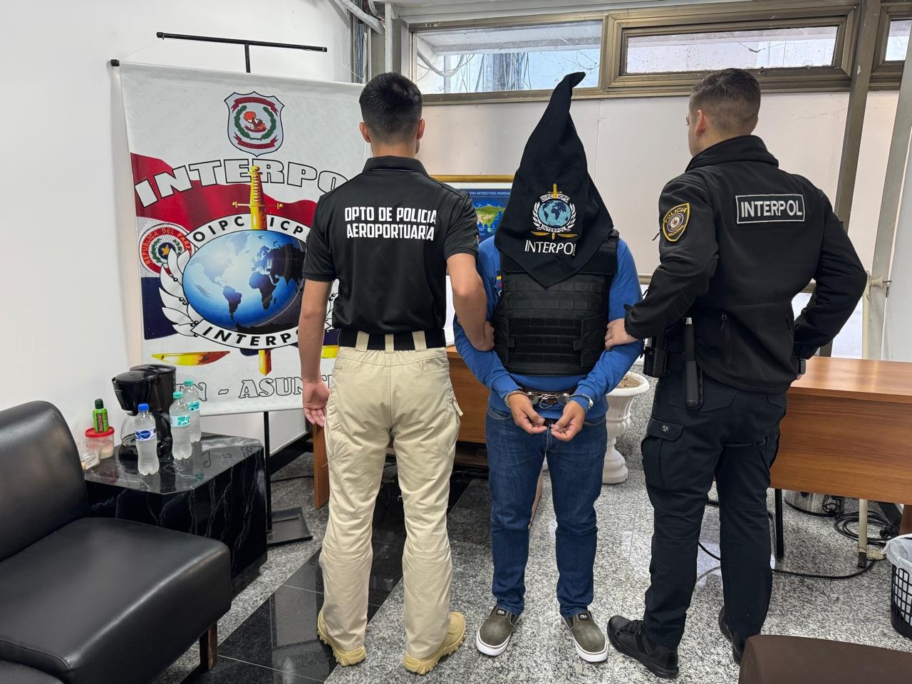 Extradición de ciudadano desde Madrid por violencia intrafamiliar.