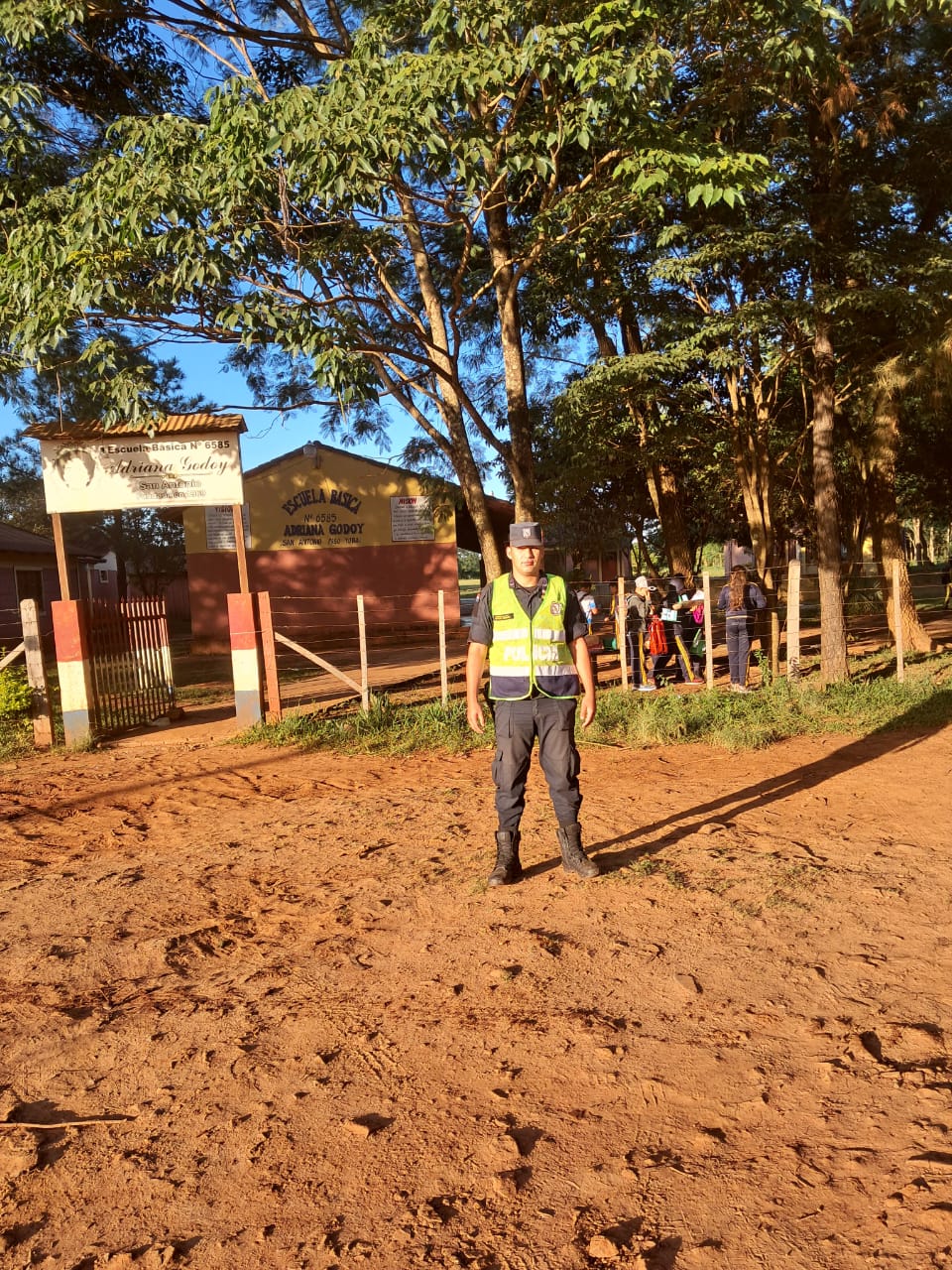 Cobertura de Seguridad Escolar: Protección Policial para Estudiantes en Guaíra