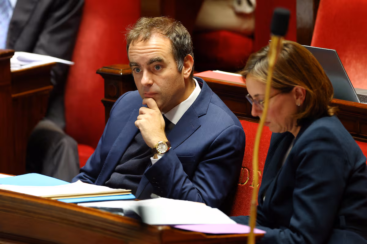 Lecornu se queda sin apenas margen para aprobar un presupuesto y mantener su Gobierno | Internacional