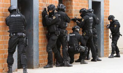 Un presunto narco asesinado y dos heridos al disparar contra los ‘geos’ que los iban a detener | España