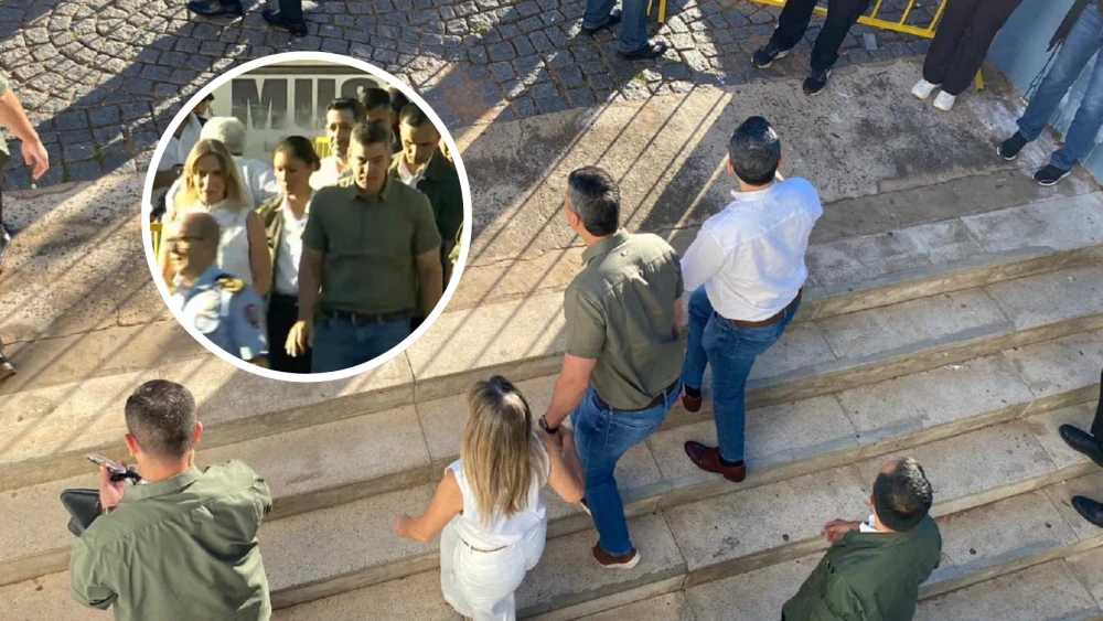 Santiago Peña asiste al séptimo día del novenario de Caacupé y llega tarde a misa