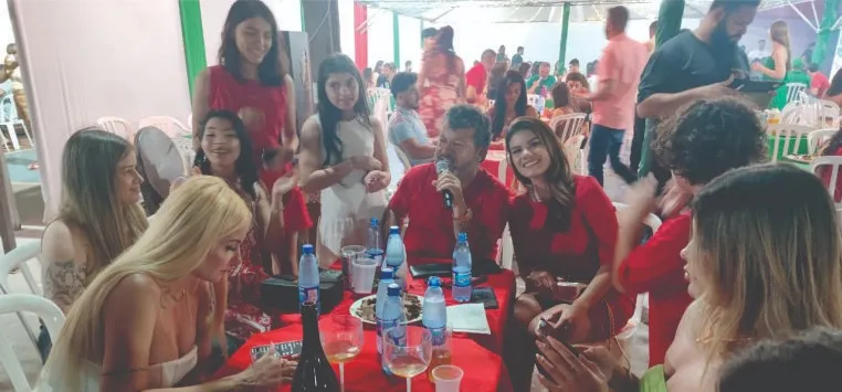 Multitudinaria fiesta navideña universitaria reafirma la integración en la frontera