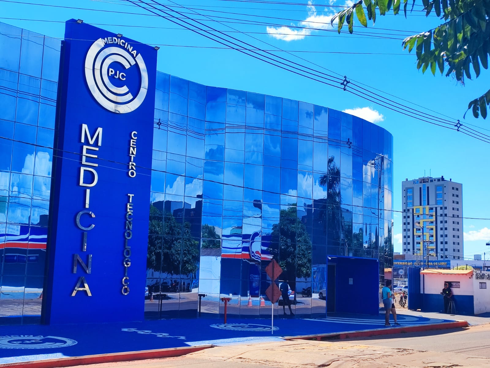 Universidad Central del Paraguay lidera la formación médica nacional con excelencia académica, innovación y compromiso social